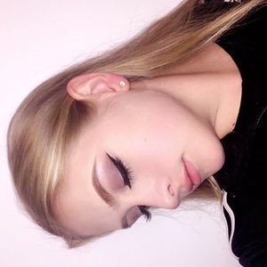 Meet your Posher, Kayla